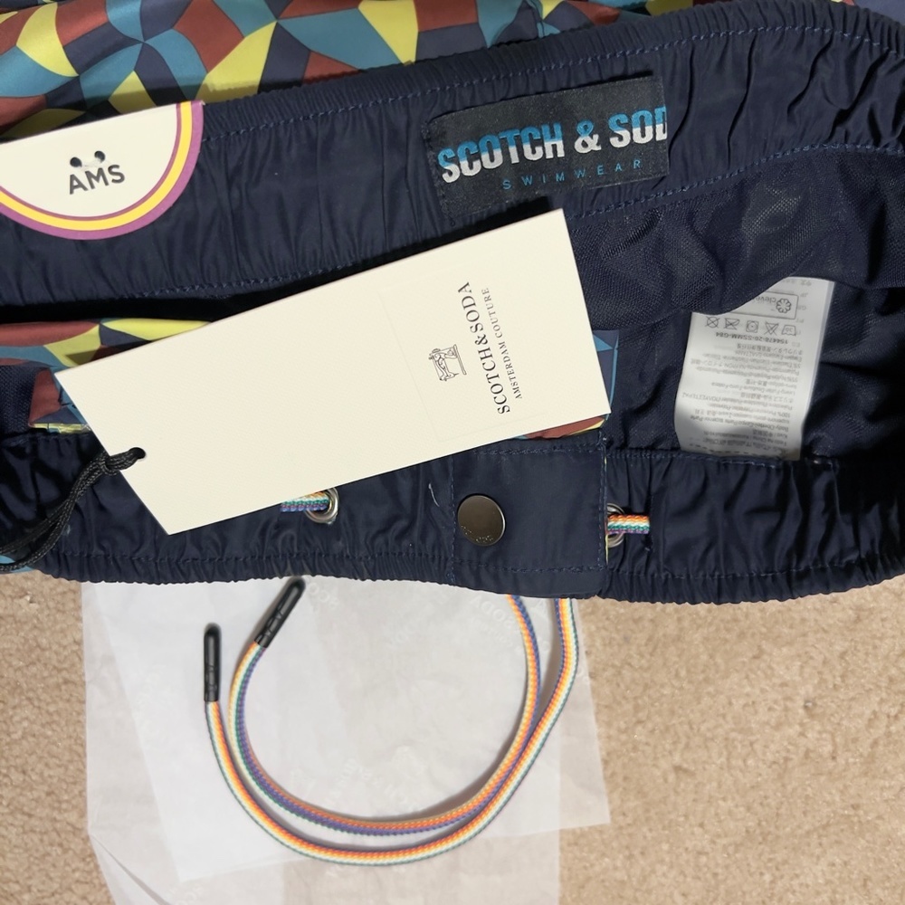 Scotch & soda AOP midlength swim short - Picture 3 of 5